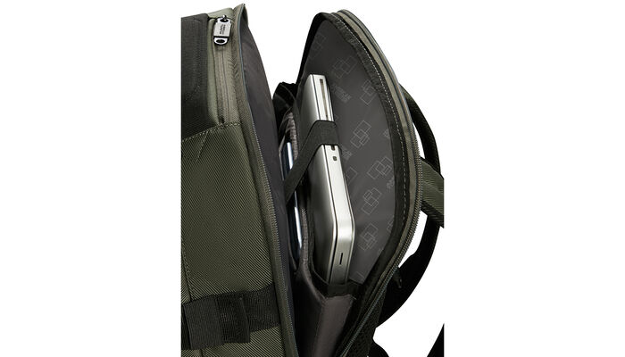 Vyhradená priehradka na notebook 15,6"