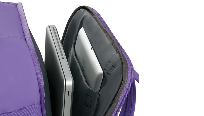 Vyhradená priehradka na notebook 15,6"