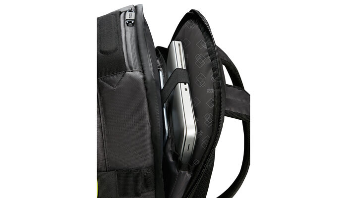 Vyhradená priehradka na notebook 15,6"