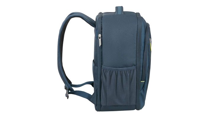 Vyhradená priehradka na notebook 15,6"