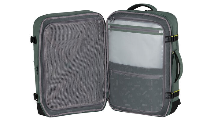 priehradka na oblečenie s krížovými popruhmi