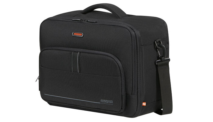 Spĺňa podmienky bezplatnej palubnej batožiny spoločností Ryanair a Wizz Air