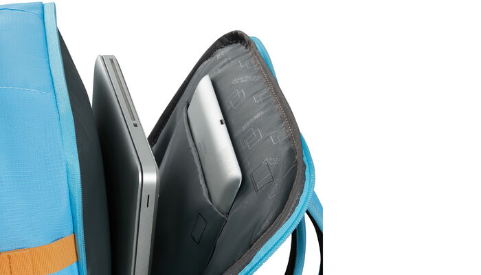 Vyhradená priehradka na notebook 15,6"