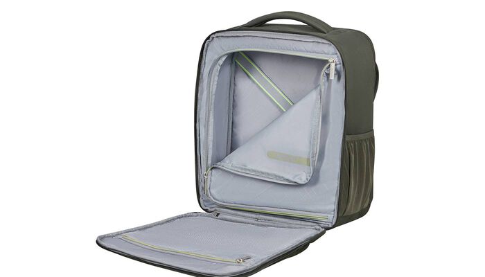 priehradka na oblečenie s krížovými popruhmi