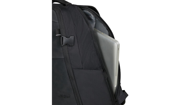 Vyhradená priehradka na notebook 15,6"