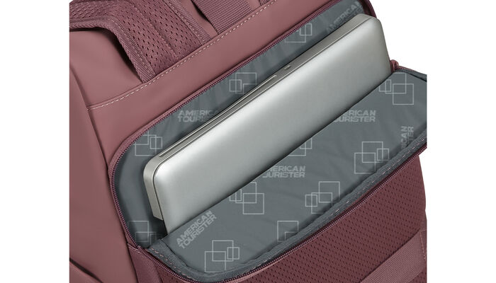 Vyhradená priehradka na notebook 14"