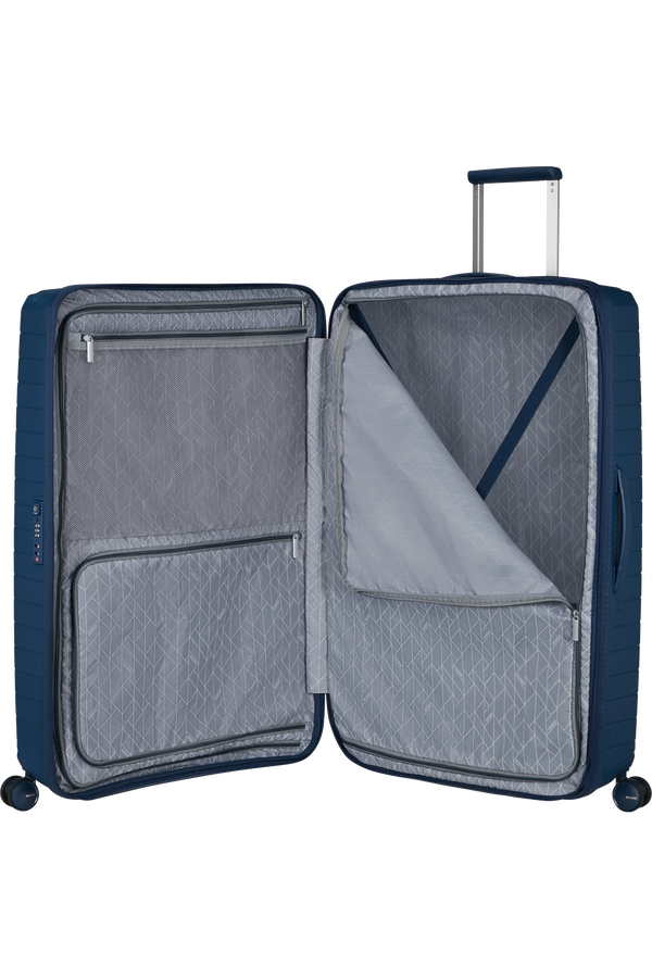 American Tourister FastForward Spinner 83/31 TSA EXP 83cm  Námornícka modrá American Tourister FastForward Spinner 83/31 TSA EXP 83cm  Námornícka modrá