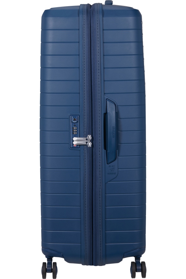 American Tourister FastForward Spinner 83/31 TSA EXP 83cm  Námornícka modrá American Tourister FastForward Spinner 83/31 TSA EXP 83cm  Námornícka modrá